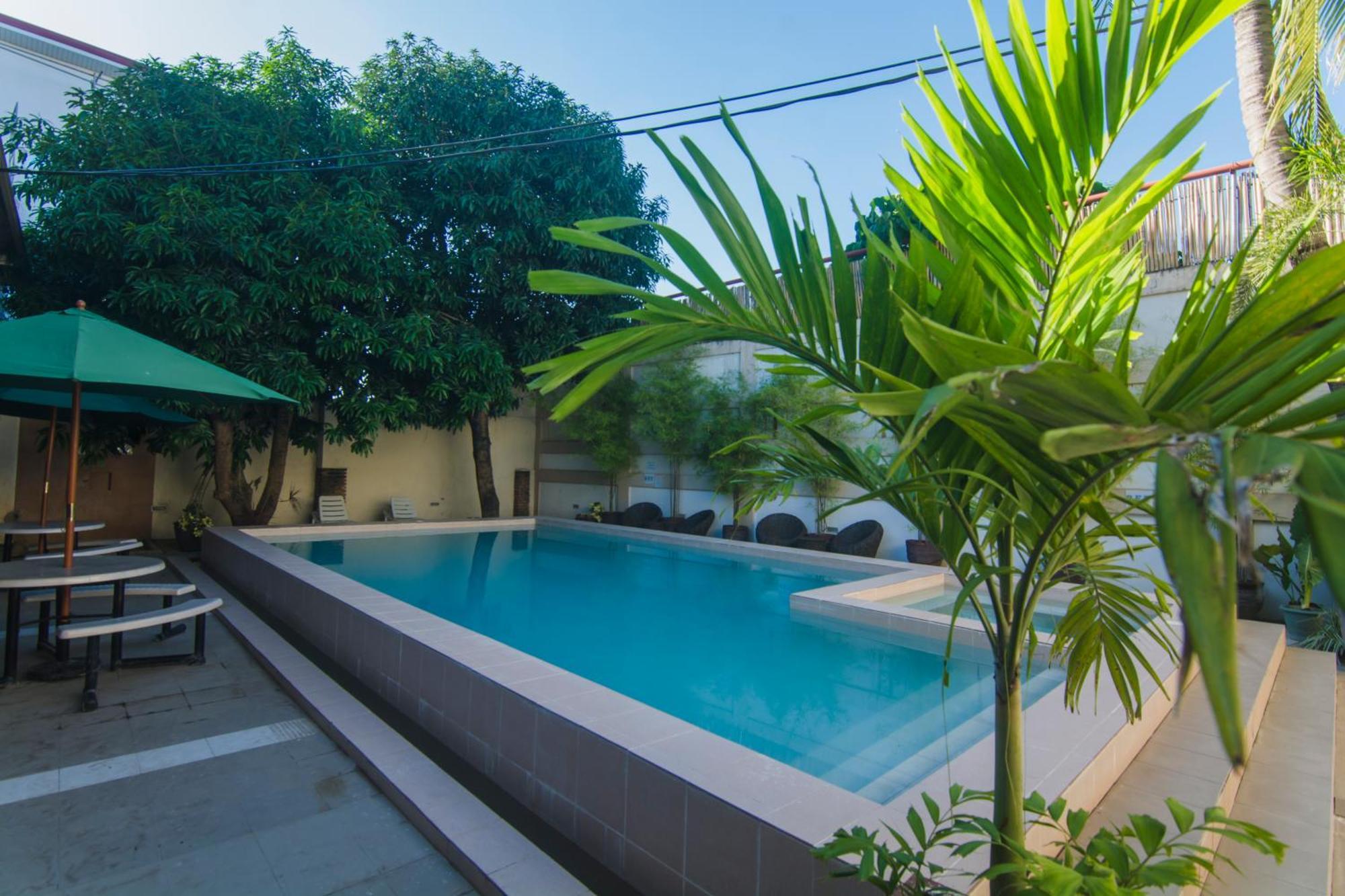 Hotel Carmelita Tuguegarao City Exterior photo