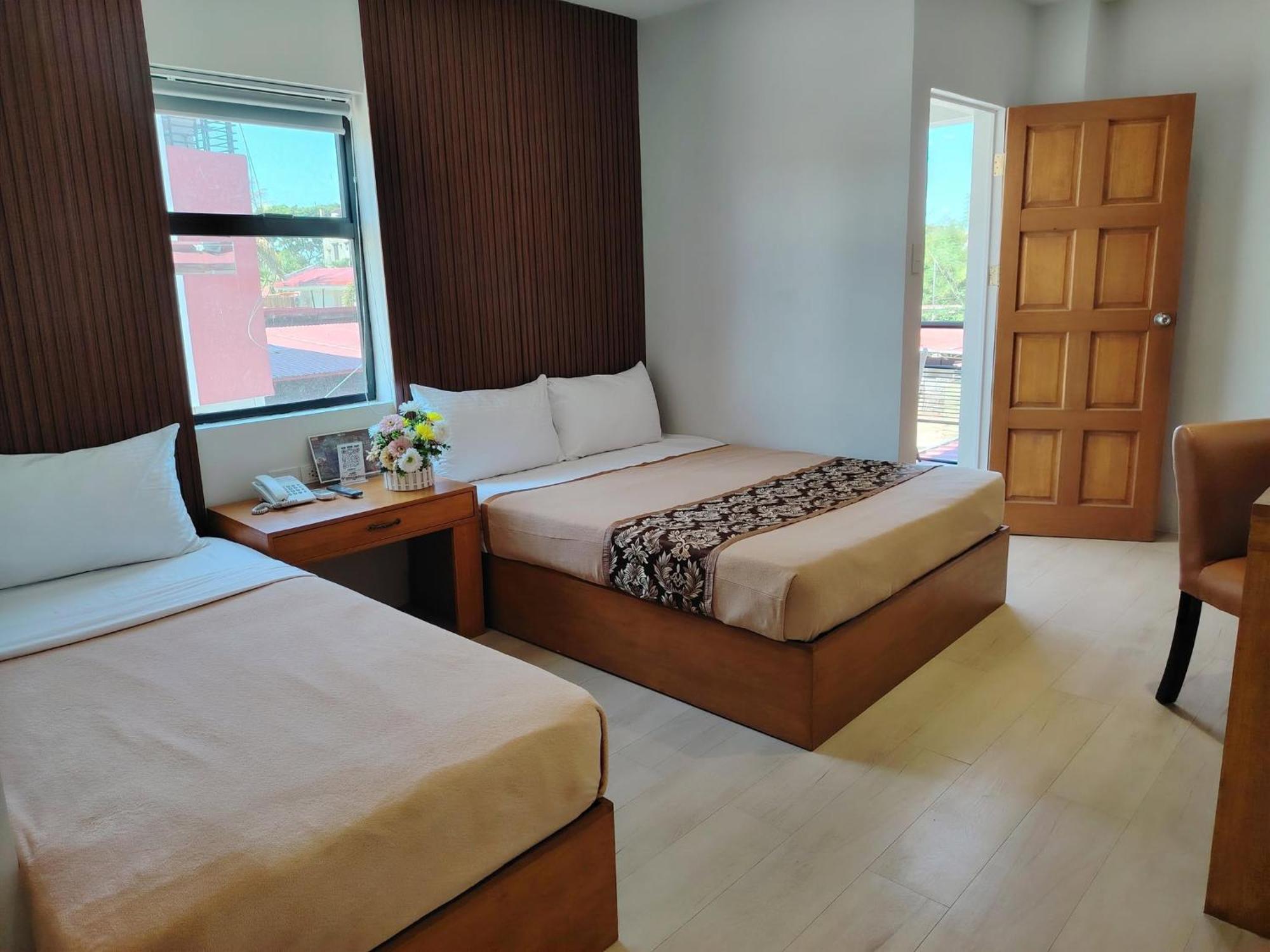 Hotel Carmelita Tuguegarao City Exterior photo